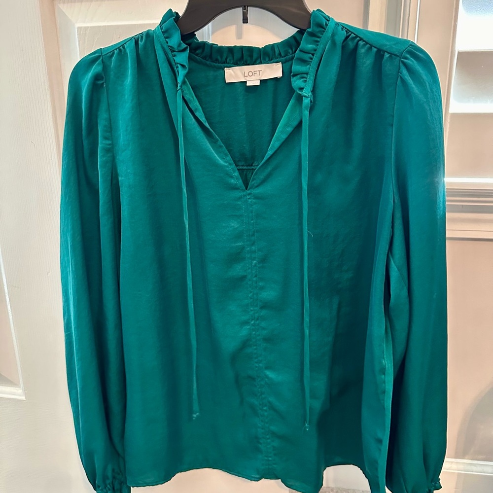 3/$10 LOFT Women's Emerald Blouse